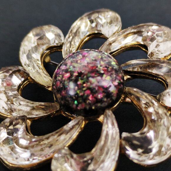 Vintage Rhinestone Swirl Flower Lucite Glitter Center Brooch Pin 1.5" Goldtone - Picture 5 of 5